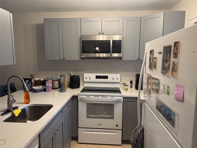 39132 COUNTY RD. 54 2056, Zephyrhills, FL 33542