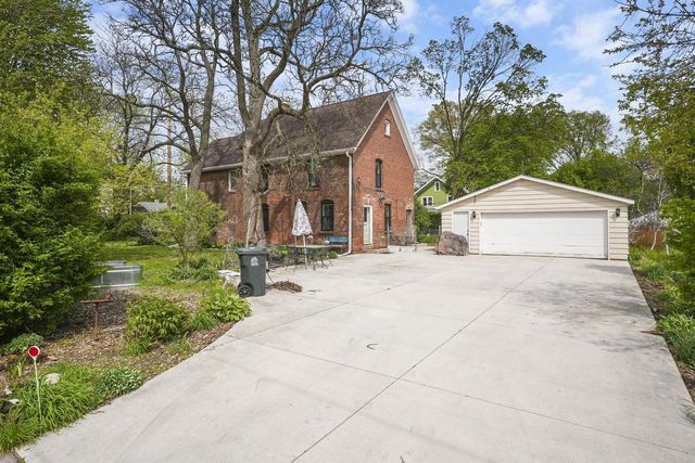 2817 Milwaukee Street, Madison, WI 53704