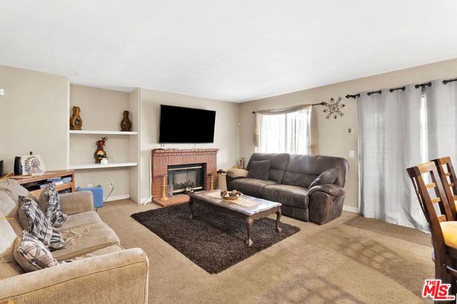 3369 Morning Glory Drive, Rialto, CA 92377