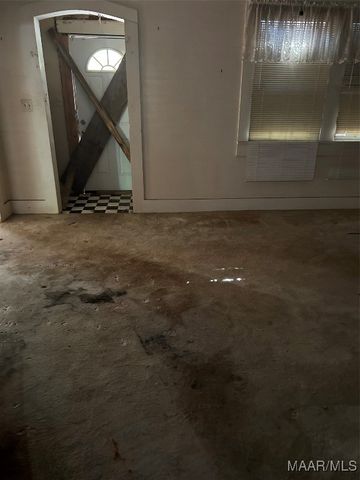 214 Landsend Avenue, Selma, AL 36701