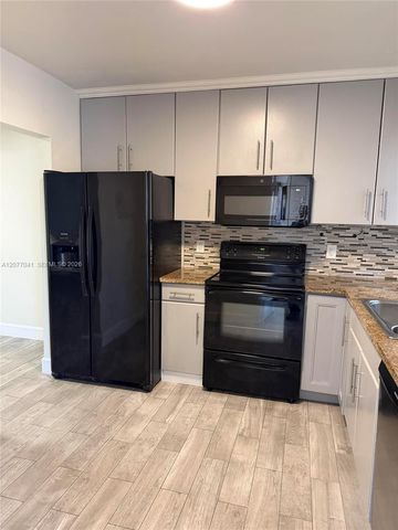 2051 NW 81st Avenue 528, Pembroke Pines, FL 33024
