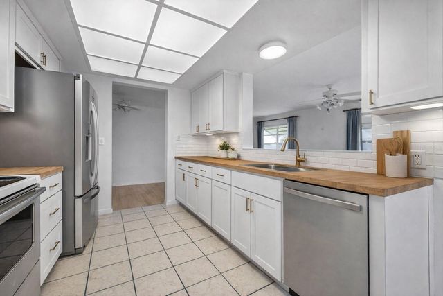 9124 39TH LANE N 5, Pinellas Park, FL 33782