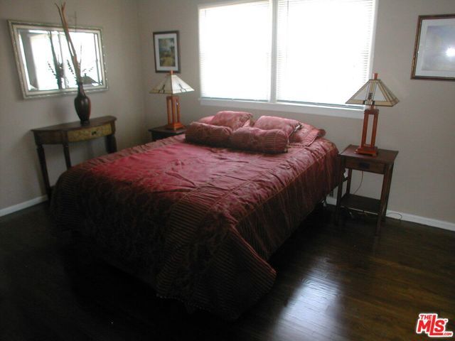 6040 Van Noord Avenue, Sherman Oaks, CA 91401