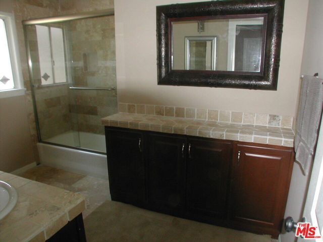 6040 Van Noord Avenue, Sherman Oaks, CA 91401