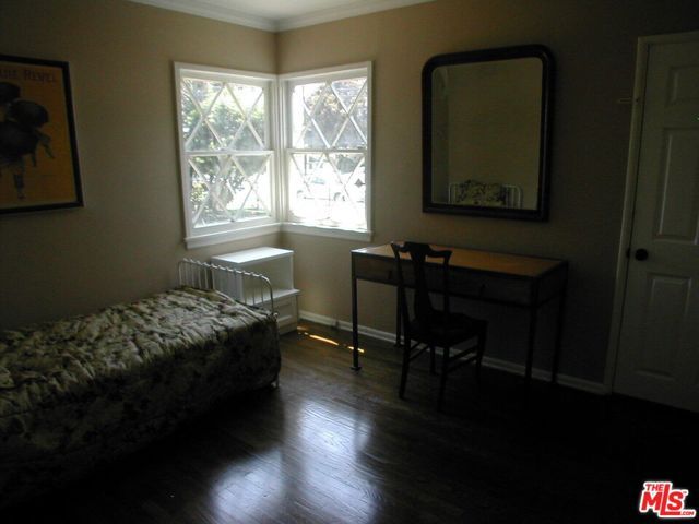 6040 Van Noord Avenue, Sherman Oaks, CA 91401