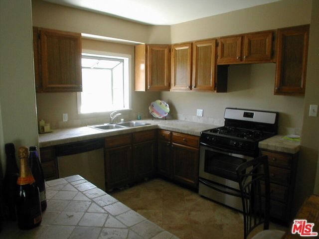 6040 Van Noord Avenue, Sherman Oaks, CA 91401