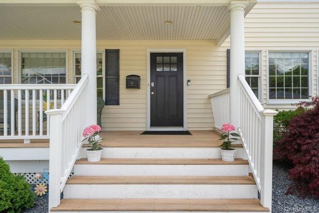 47 Syosset Circle, Syosset, NY 11791 — photo 3