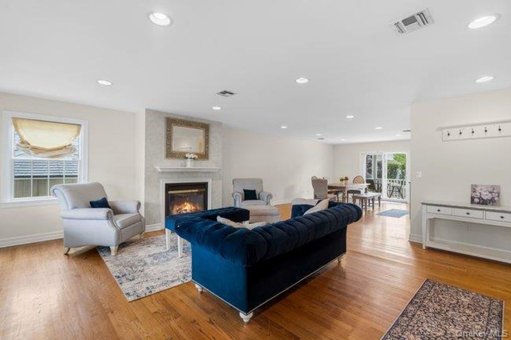 47 Syosset Circle, Syosset, NY 11791 — photo 5