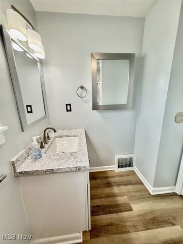 2485 10th Street, Cuyahoga Falls, OH 44221