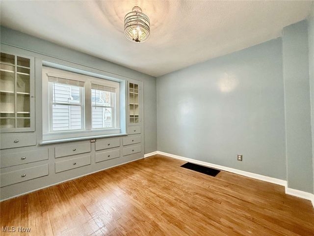 2485 10th Street, Cuyahoga Falls, OH 44221