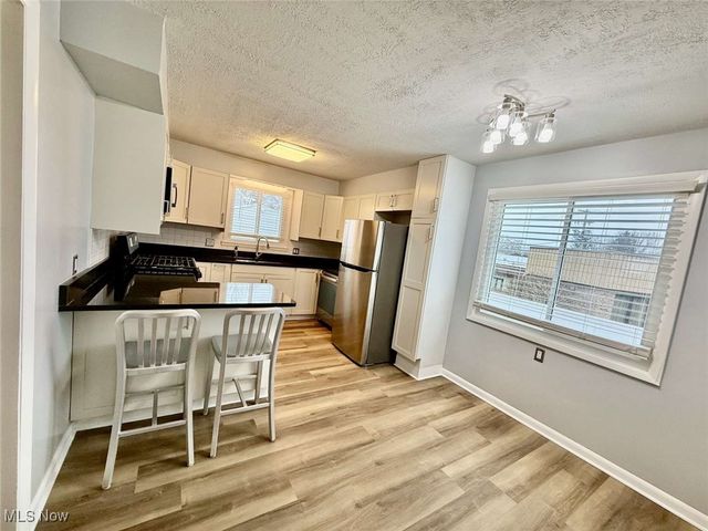 2485 10th Street, Cuyahoga Falls, OH 44221