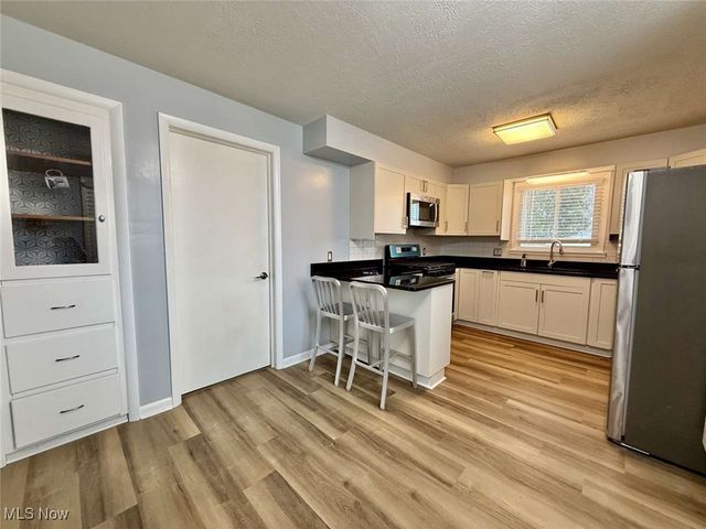 2485 10th Street, Cuyahoga Falls, OH 44221