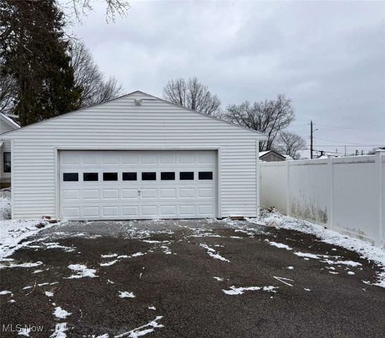 2485 10th Street, Cuyahoga Falls, OH 44221