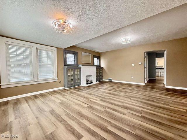 2485 10th Street, Cuyahoga Falls, OH 44221