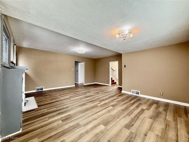 2485 10th Street, Cuyahoga Falls, OH 44221