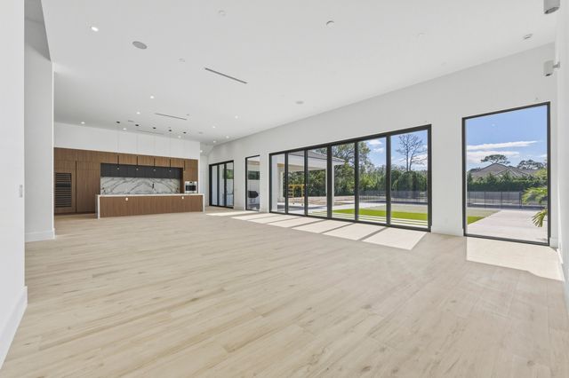 5770 Dixie Belle Road, Palm Beach Gardens, FL 33418