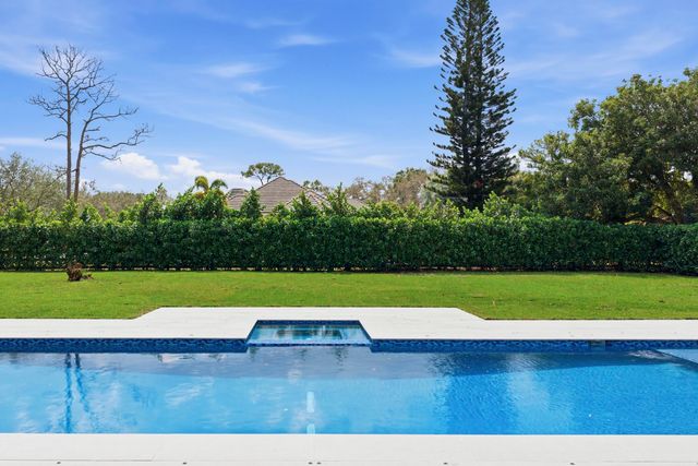 5770 Dixie Belle Road, Palm Beach Gardens, FL 33418