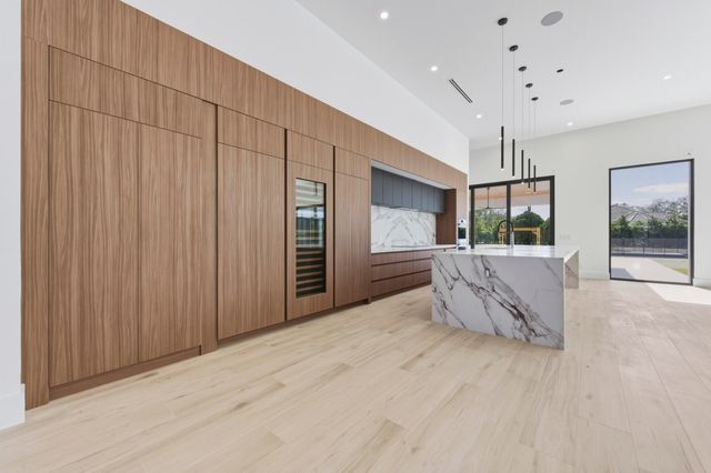 5770 Dixie Belle Road, Palm Beach Gardens, FL 33418