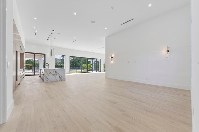 5770 Dixie Belle Road, Palm Beach Gardens, FL 33418