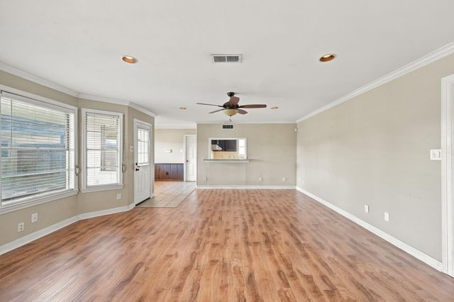 7823 Twin Hills Drive, Houston, TX 77071