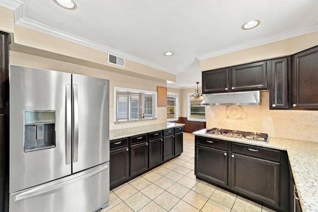7823 Twin Hills Drive, Houston, TX 77071
