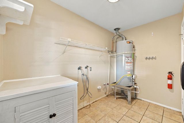 7823 Twin Hills Drive, Houston, TX 77071