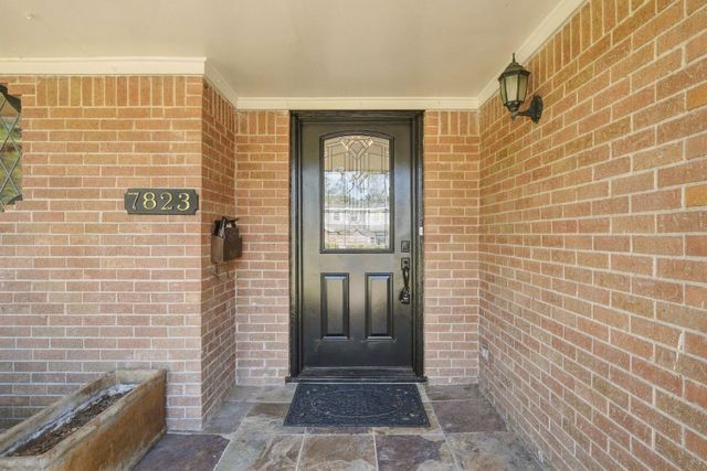 7823 Twin Hills Drive, Houston, TX 77071