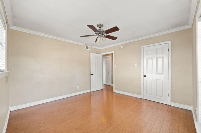 7823 Twin Hills Drive, Houston, TX 77071