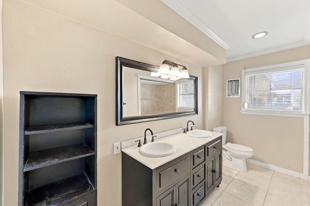7823 Twin Hills Drive, Houston, TX 77071