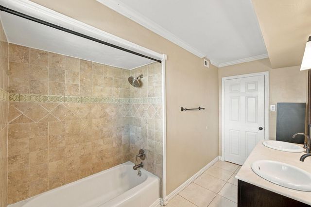 7823 Twin Hills Drive, Houston, TX 77071
