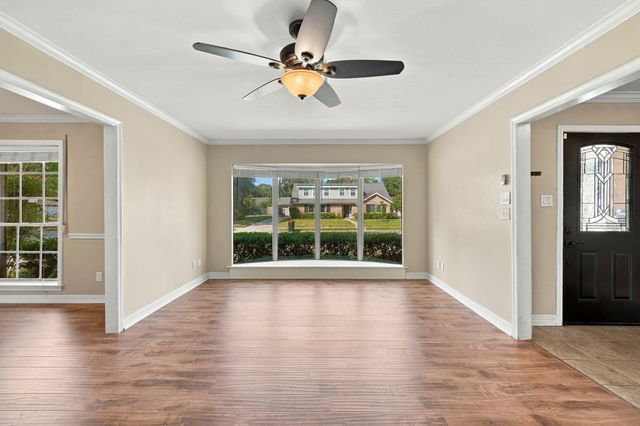 7823 Twin Hills Drive, Houston, TX 77071