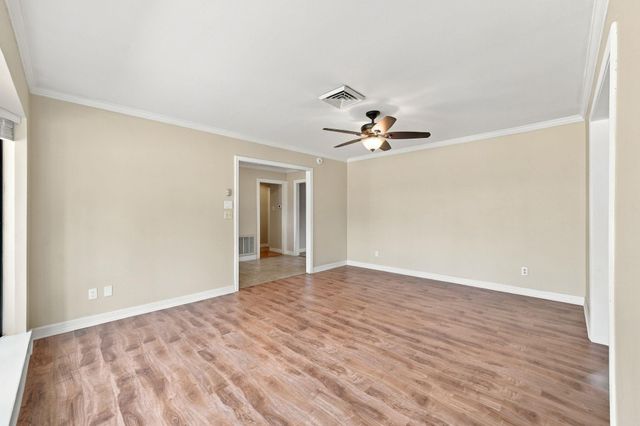 7823 Twin Hills Drive, Houston, TX 77071