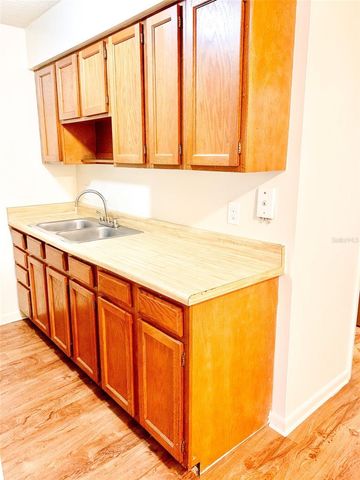 1213 NW 39TH AVENUE B1, Gainesville, FL 32609