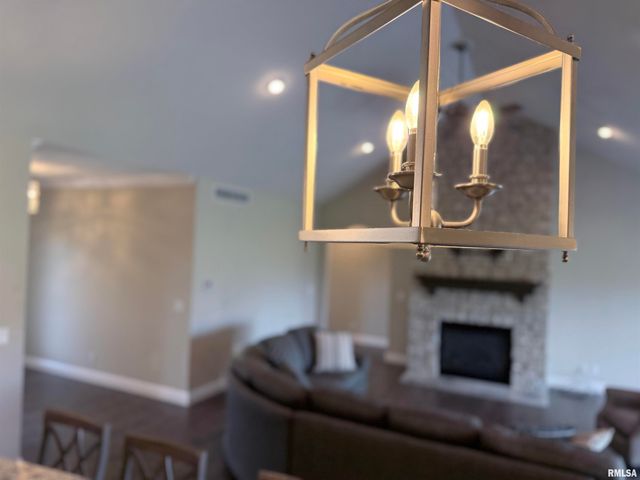 6303 W CROSSWYND Court, Edwards, IL 61528