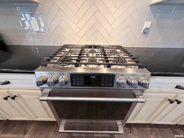 6303 W CROSSWYND Court, Edwards, IL 61528