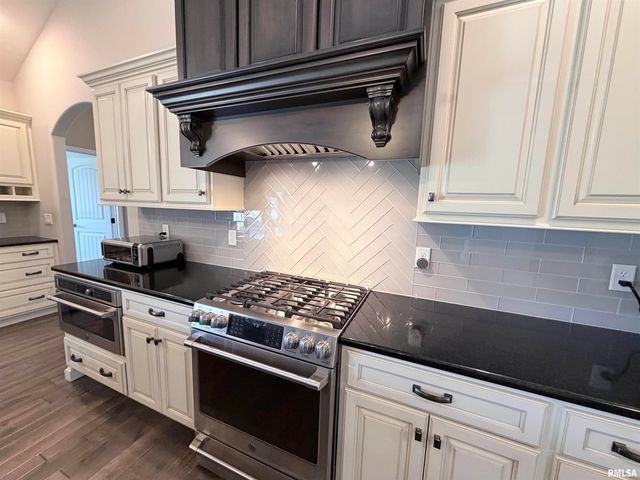 6303 W CROSSWYND Court, Edwards, IL 61528