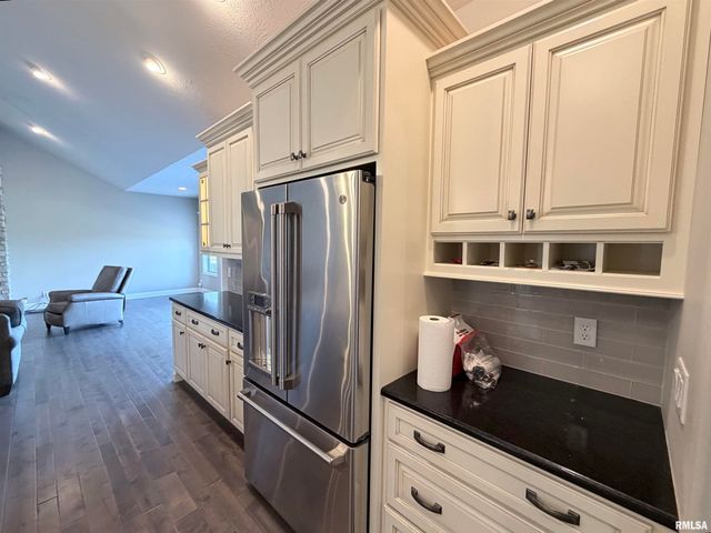 6303 W CROSSWYND Court, Edwards, IL 61528