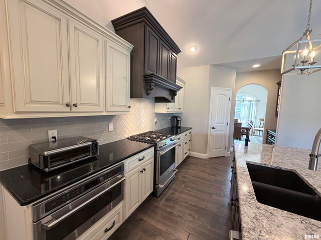 6303 W CROSSWYND Court, Edwards, IL 61528