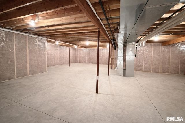 6303 W CROSSWYND Court, Edwards, IL 61528