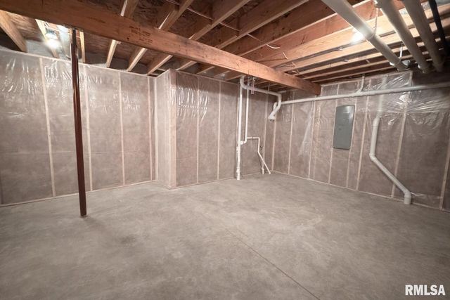 6303 W CROSSWYND Court, Edwards, IL 61528