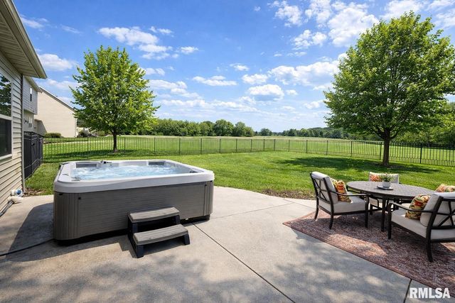 6303 W CROSSWYND Court, Edwards, IL 61528