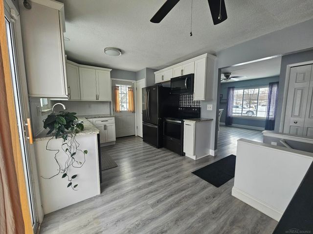 50530 Leeward Dr Drive, Chesterfield Twp, MI 48047