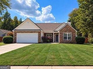 10 Lake Valley Drive, Loganville, GA 30052