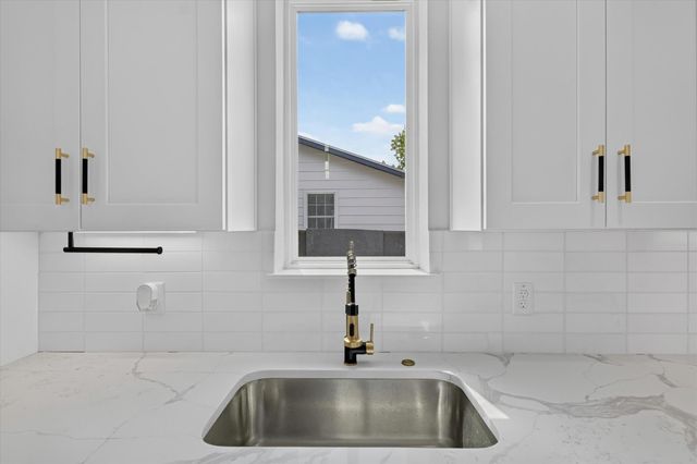 5305 Ledesma RD 1, Austin, TX 78721