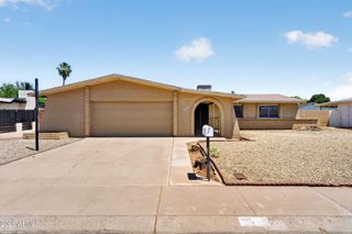 4534 W VOGEL Avenue, Glendale, AZ 85302