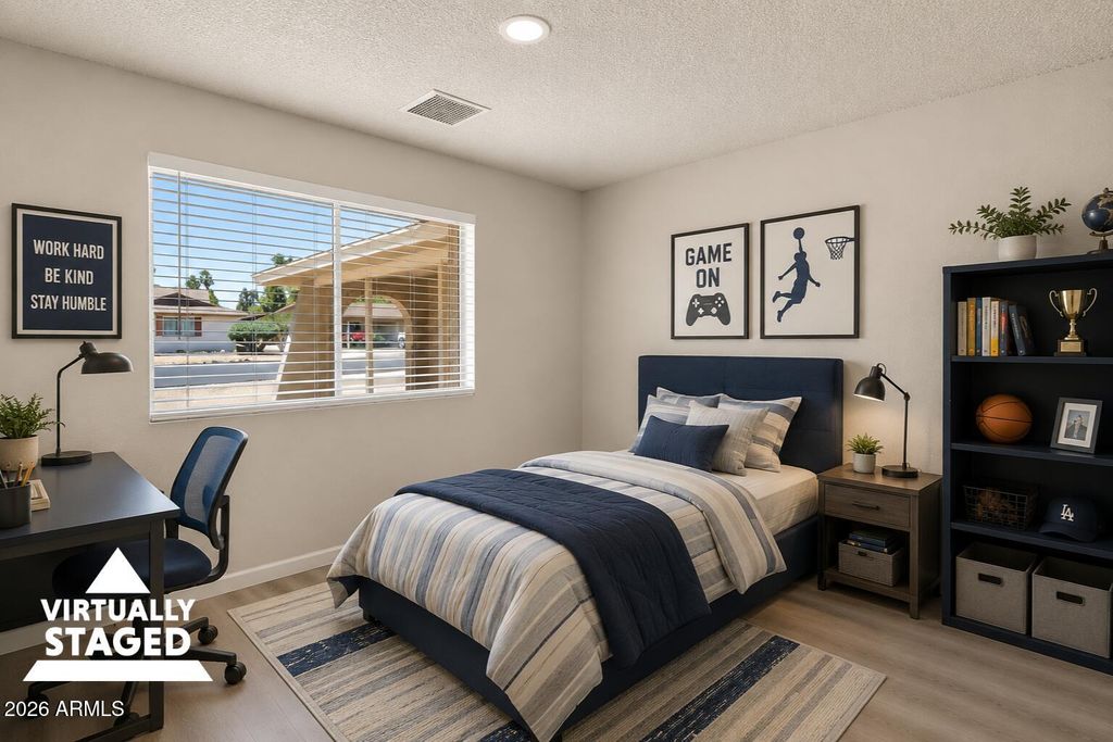 Image 13 of property listing at 4534 W VOGEL Avenue, Glendale, AZ 85302