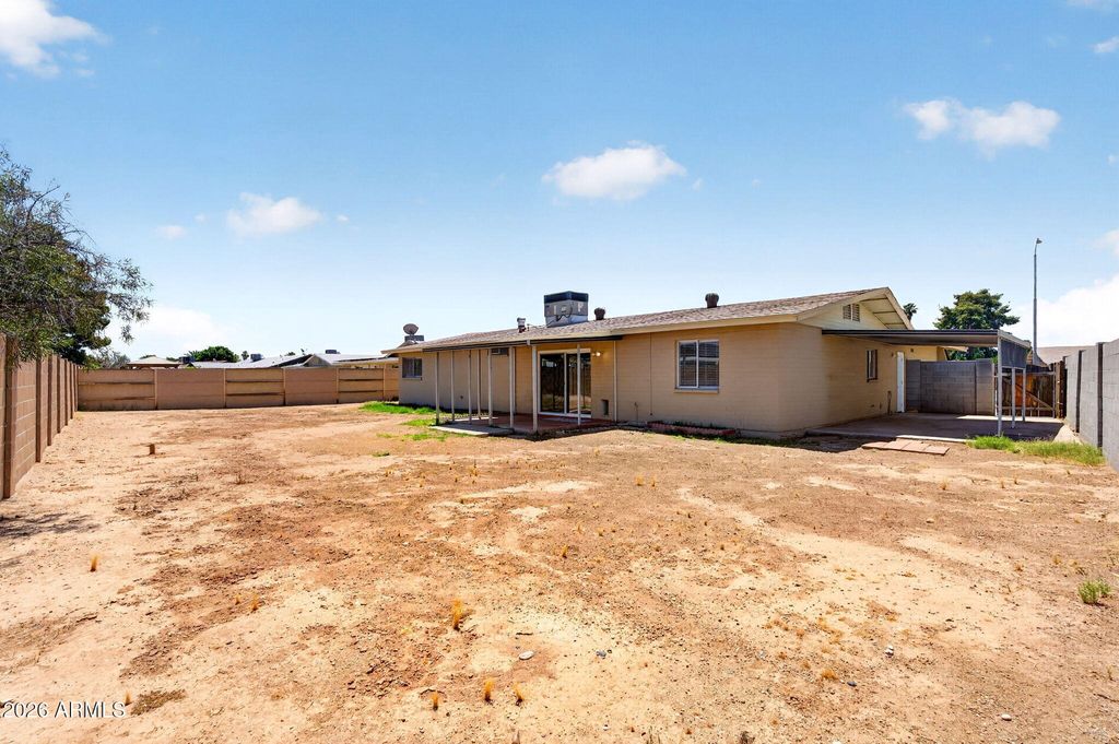 Image 20 of property listing at 4534 W VOGEL Avenue, Glendale, AZ 85302