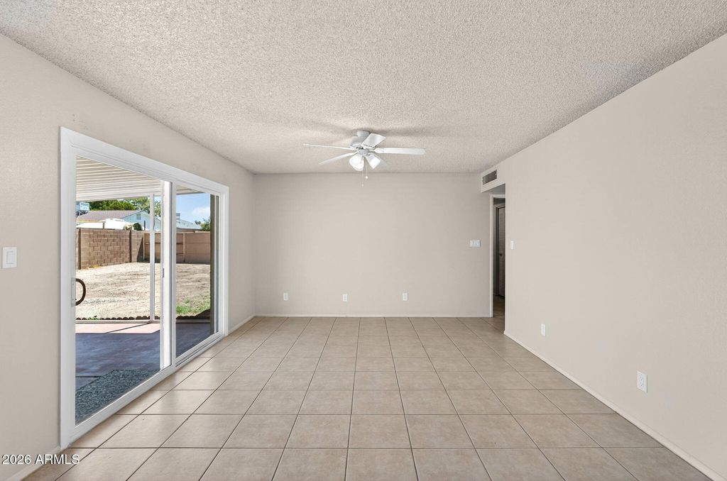 Image 22 of property listing at 4534 W VOGEL Avenue, Glendale, AZ 85302