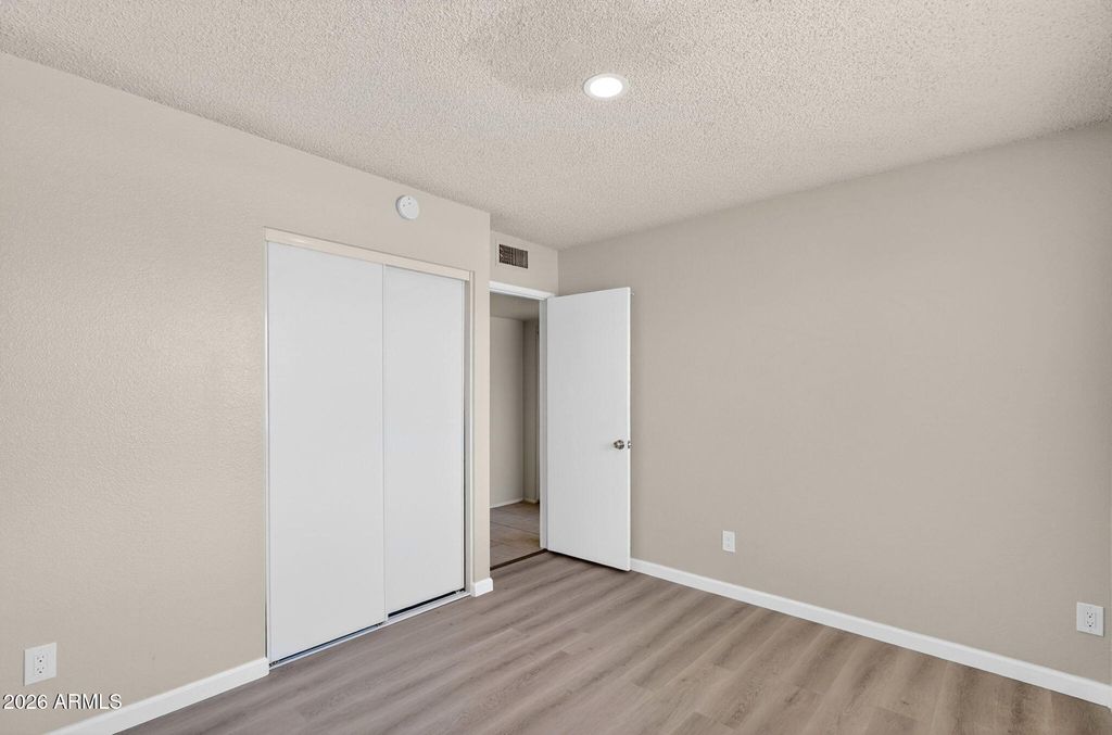 Image 28 of property listing at 4534 W VOGEL Avenue, Glendale, AZ 85302