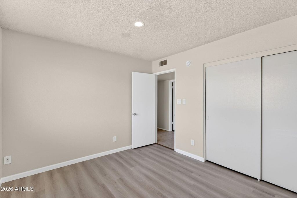 Image 29 of property listing at 4534 W VOGEL Avenue, Glendale, AZ 85302